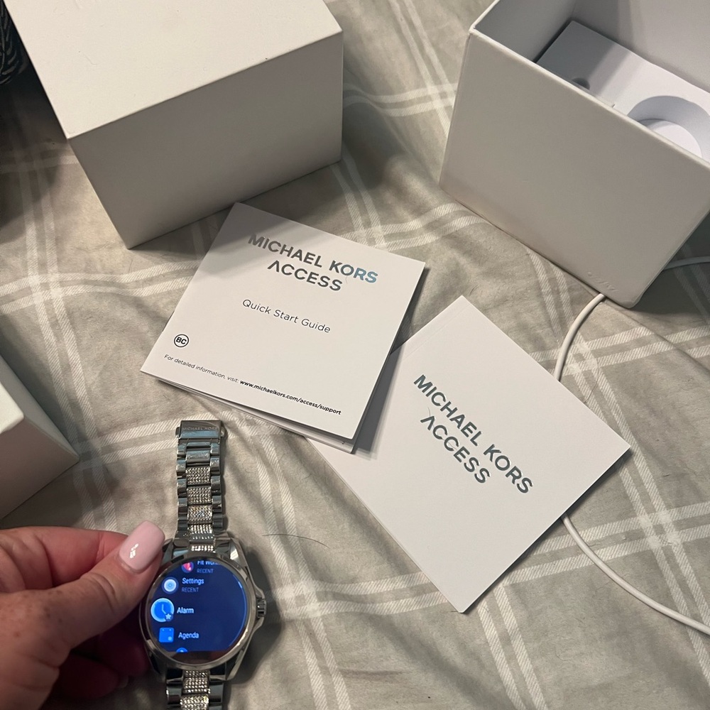 Michael Kors Access Smartwatch – Silver Tone – Includes Box, Charger & Manuals - Picture 7 of 11